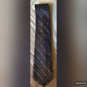 Sets one Silk Men’s Black & Silver Geometric Crosses Tie